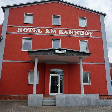 Hotel Am Bahnhof 瓦伦 外观 照片