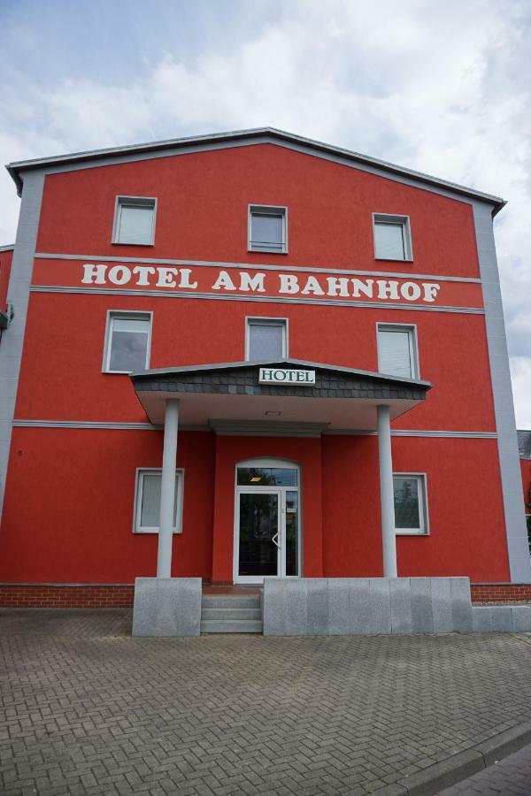 Hotel Am Bahnhof 瓦伦 外观 照片