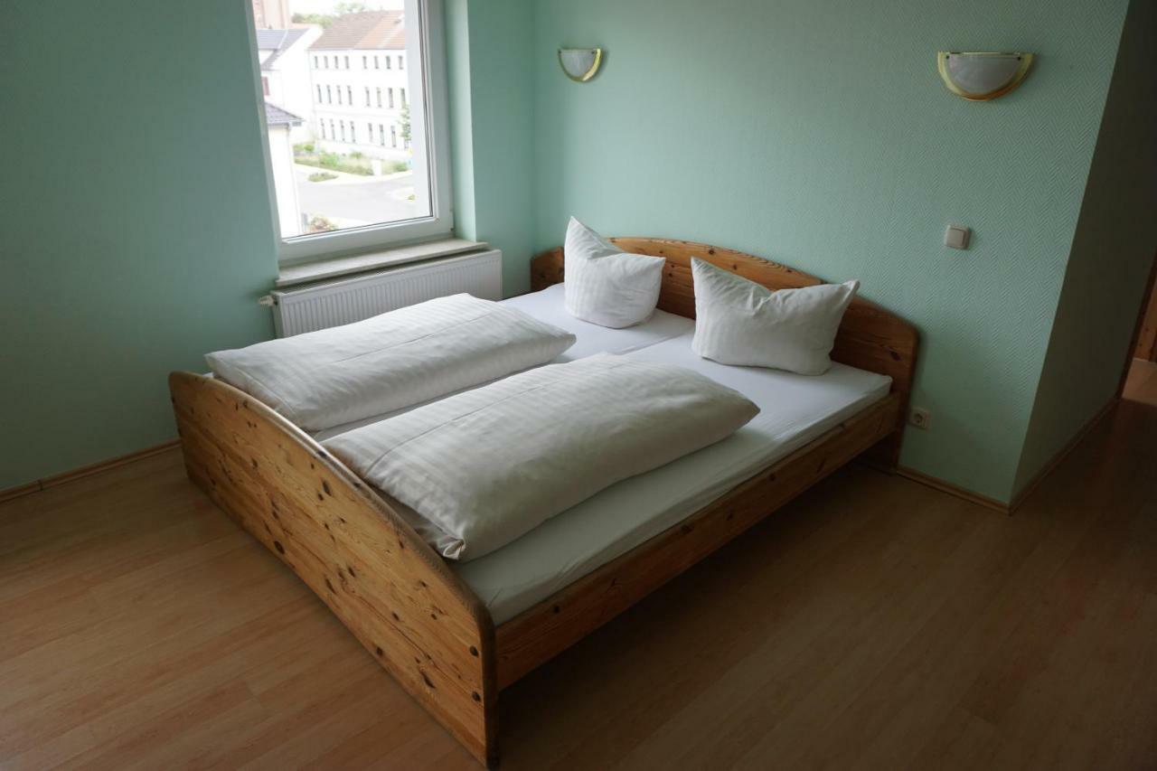 Hotel Am Bahnhof 瓦伦 外观 照片