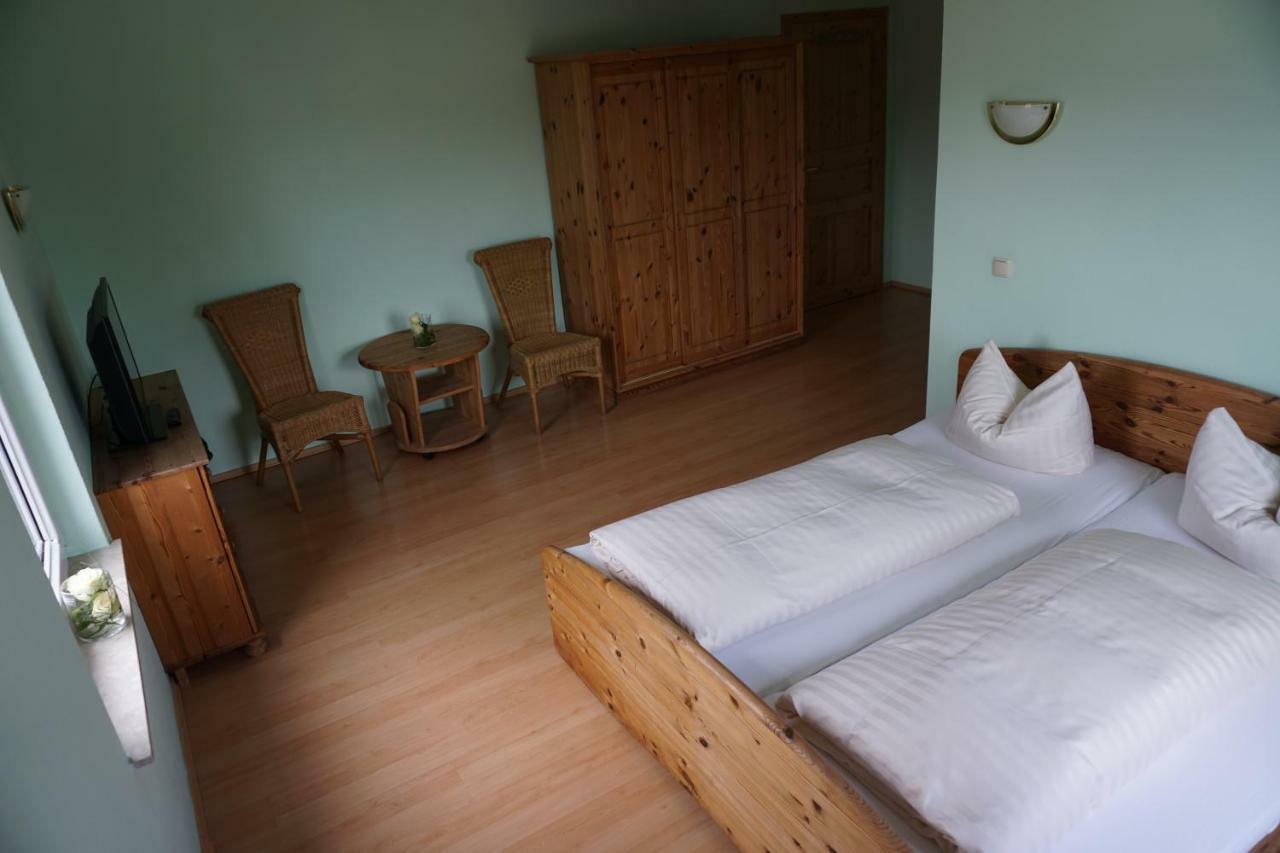 Hotel Am Bahnhof 瓦伦 外观 照片